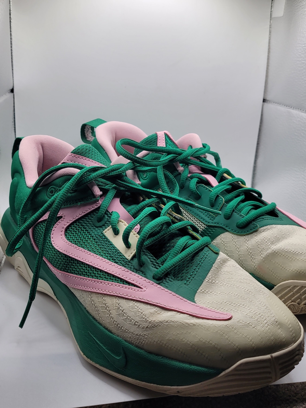 Nike Giannis Immortality 3 Malachite Green Pink DZ7533-300 Men's Size 9.5